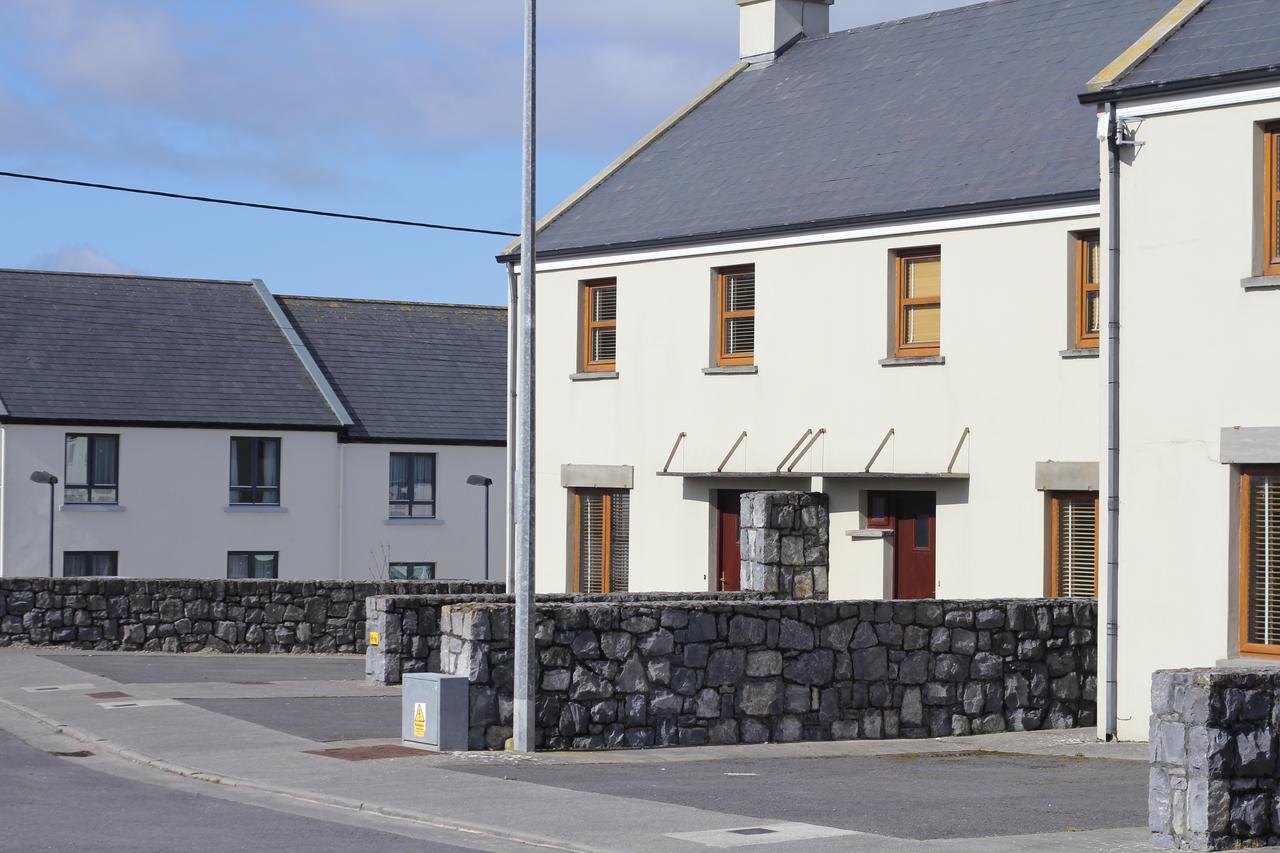 Piper'S Chair Houses Doolin Exterior photo